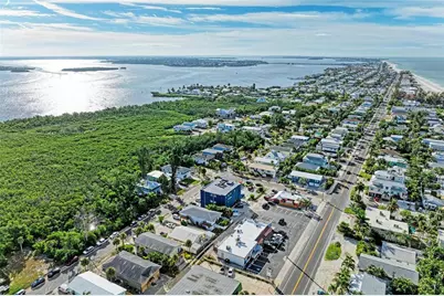 3004 Avenue C, Holmes Beach, FL 34217 - Photo 3