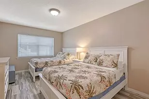 1328 Siesta Bayside Dr, Sarasota, FL 34242 - Photo 23