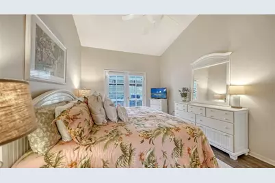 1350 Siesta Bayside Drive #1350B, Sarasota, FL 34242 - Photo 21