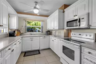 4704 Independence Dr, Bradenton, FL 34210 - Photo 13
