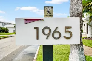 1965 Hibiscus St, Sarasota, FL 34239 - Photo 7
