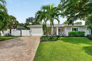 1965 Hibiscus St, Sarasota, FL 34239 - Photo 3