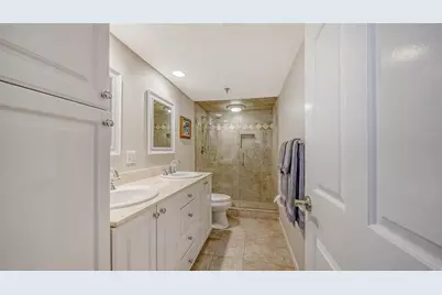 1445 Gulf Of Mexico Drive #101, Longboat Key, FL 34228 - Photo 27