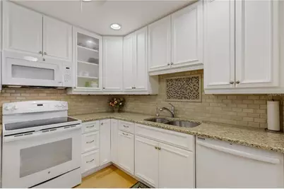 3242 Ringwood Meadow #76, Sarasota, FL 34235 - Photo 9