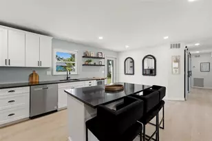 1757 Mova St, Sarasota, FL 34231 - Photo 9