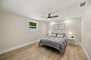 1802 Robinhood St, Sarasota, FL 34231 - Photo 13