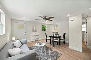 1802 Robinhood St, Sarasota, FL 34231 - Photo 9