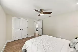 1802 Robinhood St, Sarasota, FL 34231 - Photo 11