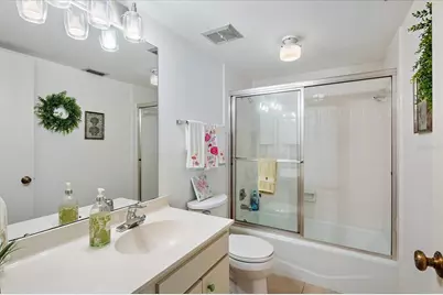 211 Pineneedle Drive #211, Bradenton, FL 34210 - Photo 15