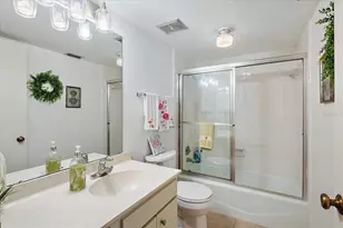 211 Pineneedle Dr, Bradenton, FL 34210 - Photo 15