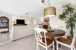 1100 Imperial Dr, Sarasota, FL 34236 - Photo 9