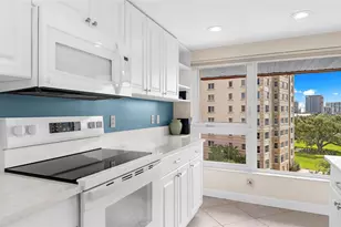 1100 Imperial Dr, Sarasota, FL 34236 - Photo 13