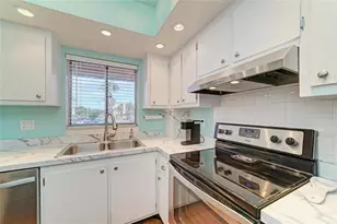 3893 Lake Bayshore Dr, Bradenton, FL 34205 - Photo 11