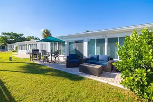 546 Spanish Dr S, Longboat Key, FL 34228 - Photo 11