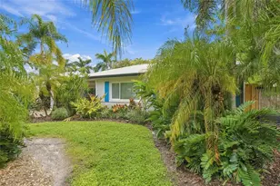 2174 Bougainvillea St, Sarasota, FL 34239 - Photo 3