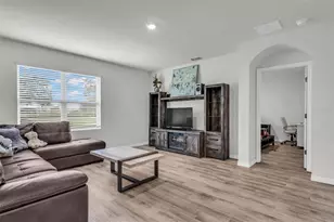 988 Cambridge Dr, Winter Haven, FL 33881 - Photo 11