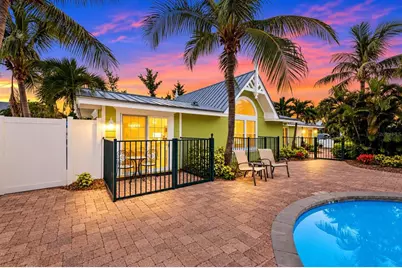 215 67th Street #6, Holmes Beach, FL 34217 - Photo 5