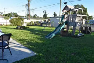 321 45th St Ct W, Palmetto, FL 34221 - Photo 13