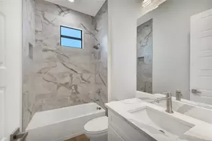 200 Redwood Rd, Rotonda West, FL 33947 - Photo 23