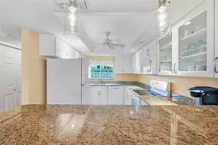 600 Manatee Ave, Holmes Beach, FL 34217 - Photo 15