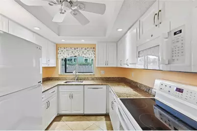 600 Manatee Avenue #144, Holmes Beach, FL 34217 - Photo 11