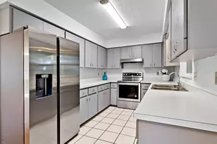 4260 Bell Ave, Sarasota, FL 34231 - Photo 7