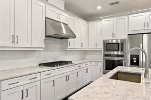 18519 Dayspring Pl, Venice, FL 34293 - Photo 17