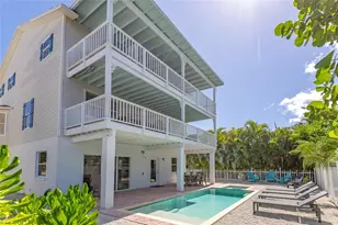 607 S Bay Blvd, Anna Maria, FL 34216 - Photo 3