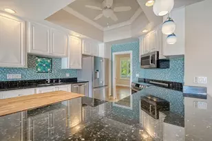 5924 Mariposa Ln, Sarasota, FL 34238 - Photo 19