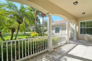 5924 Mariposa Ln, Sarasota, FL 34238 - Photo 5