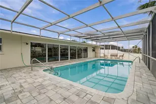 9911 Royal Palm Dr, Bradenton, FL 34210 - Photo 5