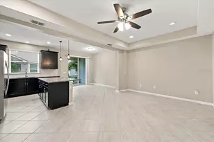 5010 Sunnyside Ln, Bradenton, FL 34211 - Photo 3