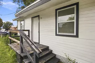 1291 NE 11th St, Okeechobee, FL 34972 - Photo 3