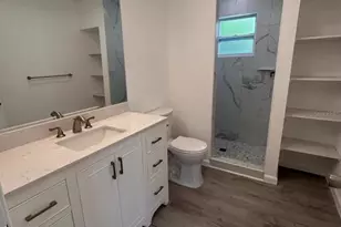 2825 Louise St, Sarasota, FL 34237 - Photo 5