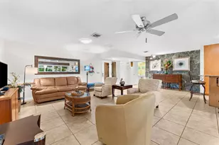 120 Villa Dr, Osprey, FL 34229 - Photo 9