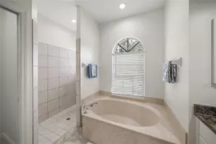 4749 Acorn Cir, Sarasota, FL 34233 - Photo 25