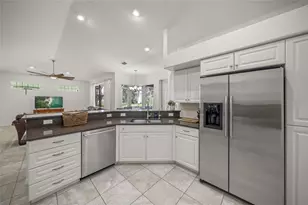 4749 Acorn Cir, Sarasota, FL 34233 - Photo 15