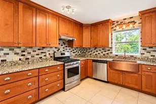 4709 Brooksdale Dr, Sarasota, FL 34232 - Photo 3