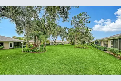 4207 Bowling Green Circle, Sarasota, FL 34233 - Photo 39