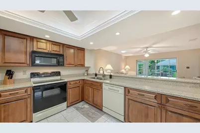 4207 Bowling Green Circle, Sarasota, FL 34233 - Photo 17