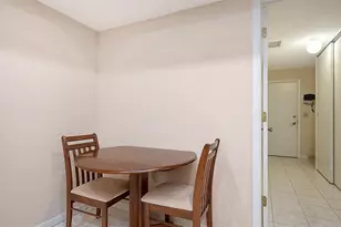 4207 Bowling Green Cir, Sarasota, FL 34233 - Photo 19