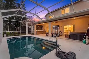 15302 Searobbin Dr, Lakewood Ranch, FL 34202 - Photo 3