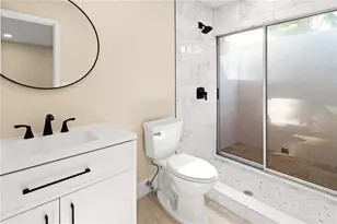 727 N Jefferson Ave, Sarasota, FL 34237 - Photo 29