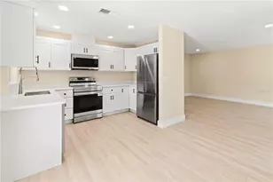 727 N Jefferson Ave, Sarasota, FL 34237 - Photo 9
