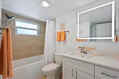 1250 N Portofino Drive #304, Sarasota, FL 34242 - Photo 21