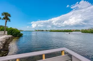 1250 N Portofino Dr, Sarasota, FL 34242 - Photo 41