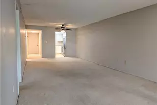 3570 Lake Bayshore Dr, Bradenton, FL 34205 - Photo 9