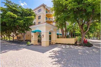 2151 Gulf Of Mexico Drive #4, Longboat Key, FL 34228 - Photo 3