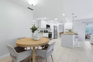 1010 Malibu Ct, Venice, FL 34293 - Photo 17