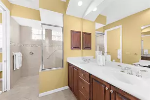 2524 Jefferson Cir, Sarasota, FL 34239 - Photo 15